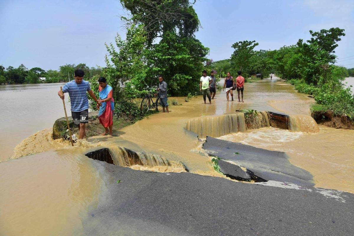 Экология Земли в 2022 году. Последствия наводнения в Индии. Фото.