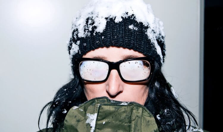 Как сделать так, чтобы очки не потели на морозе. Существует несколько способов защиты очков от запотевания. Фото.