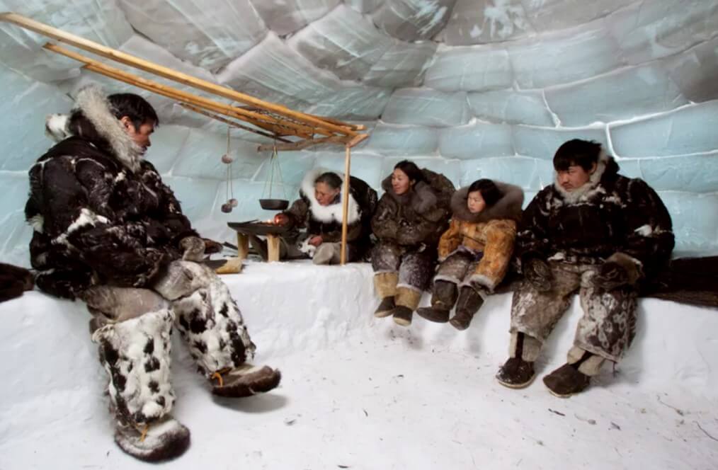 Как устроено иглу — дом эскимосов. В целом, внутри иглу всегда комфортно. Фото.