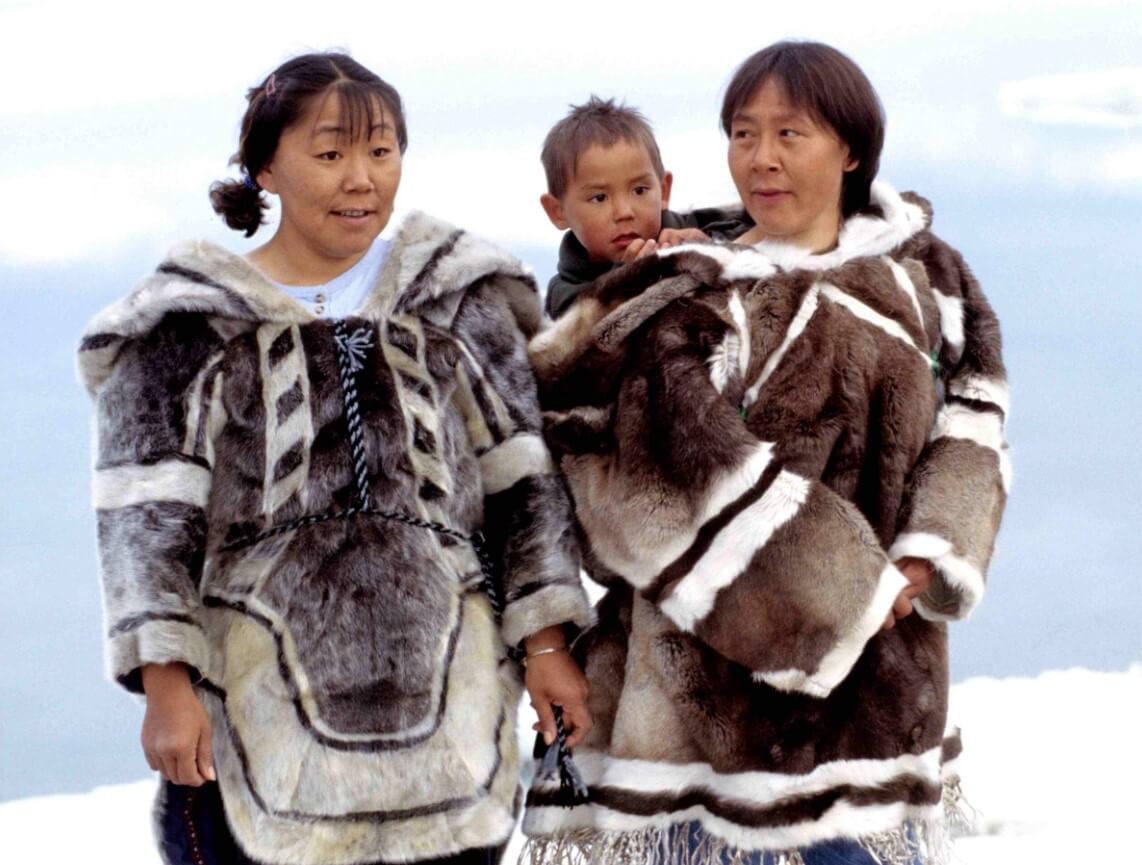 Где живут эскимосы. Женщины эскимосы. Фото.