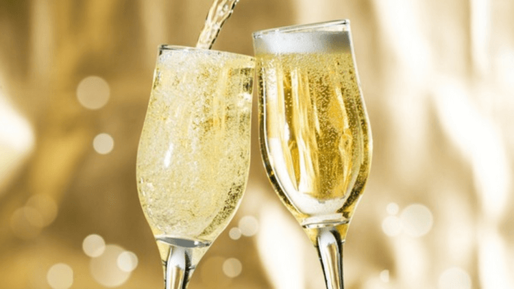 Как развивалось виноделие Шампань. Мы любим пузырьки в бокале, но раньше французские виноделы считали их «проделками дьявола». Фото.