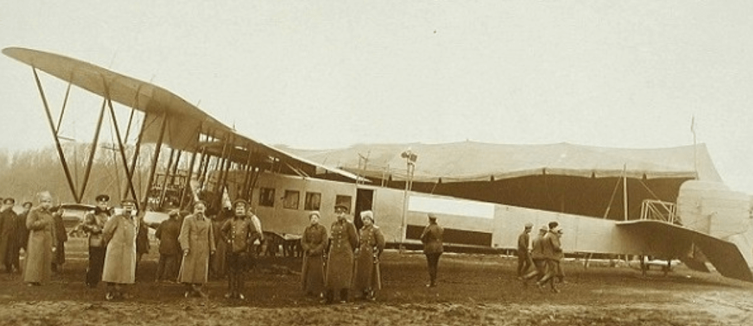 Как С-22 “Илья Муромец” стал бомбардировщиком. Во время Первой Мировой войны самолет С-22 использовался в качестве бомбардировщика. Фото.