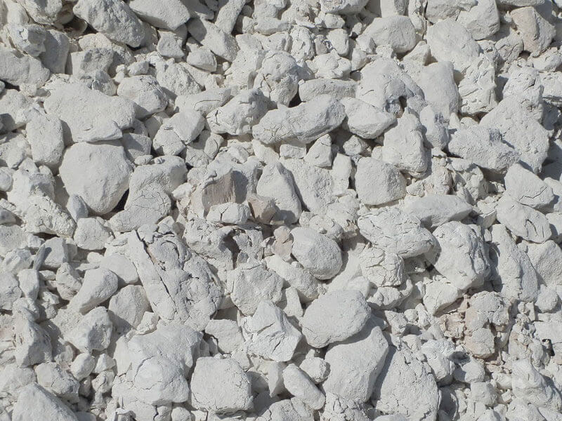 Состав древнеримского бетона. Известь в бетоне «залечивает» трещины в бетоне при воздействии на него влаги. Фото.