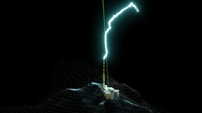 Создан первый в мире лазер-громоотвод, направляющий молнии. Фото.