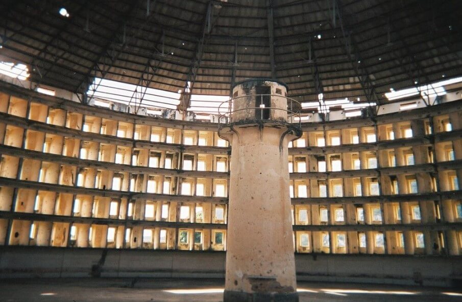 Самая строгая тюрьма в истории. Тюрьма-паноптикум «Пресидио Модело». Фото.