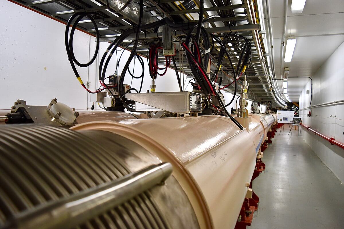 Что происходит внутри атомных ядер. Коллайдер в Брукхейвенской национальной лаборатории США. Фото.
