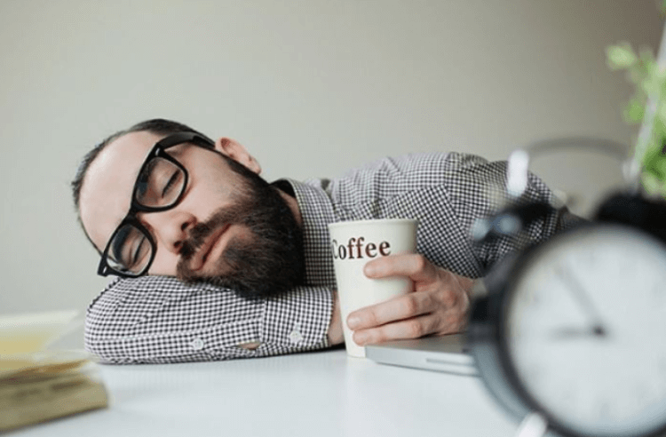 Почему от кофе иногда может хотеться спать?