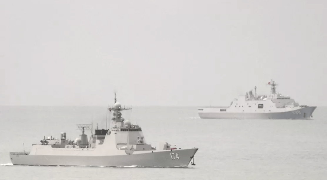 Как действует ослепляющее лазерное оружие. Китайские корабли уже не первый раз обвиняют в применении лазерного оружия. Фото.