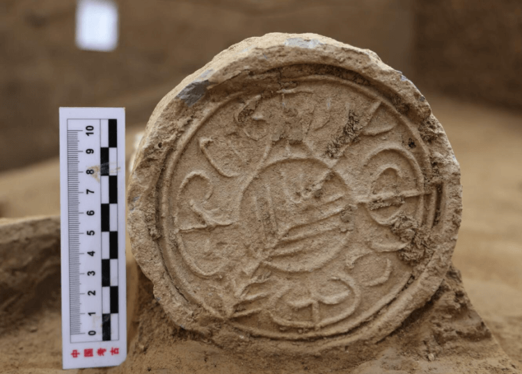 Археологи нашли в Китае унитаз со смывом возрастом более 2000 лет
