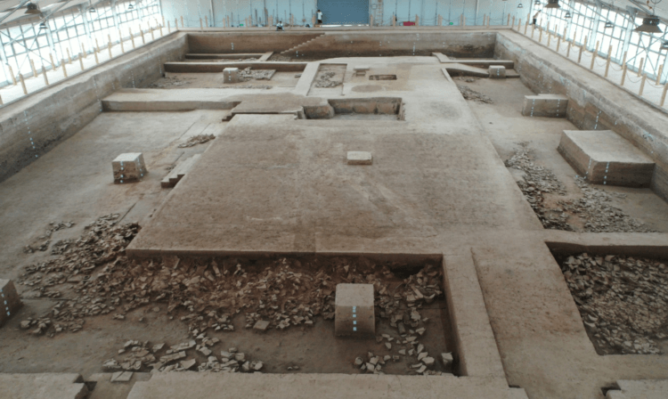 Археологи нашли в Китае унитаз со смывом возрастом более 2000 лет