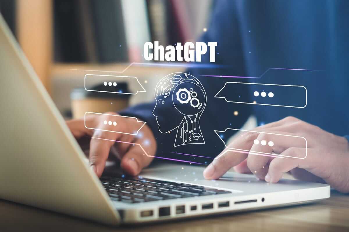 Что нужно знать о ChatGPT? По оценкам аналитиков, чат-бот ChatGPT от американской компании OpenAI обретает всё большую популярность. Одним из основных инвесторов является корпорация Microsoft. Фото.