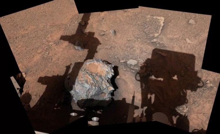 Метеориты на поверхности Марса. Метеорит «Какао» на Марсе. Фото.