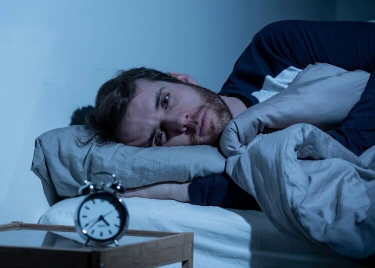 Как быстро уснуть: подборка простых и рабочих способов. Существуют хитрости, которые помогают уснуть всего за 4 минуты. Фото.