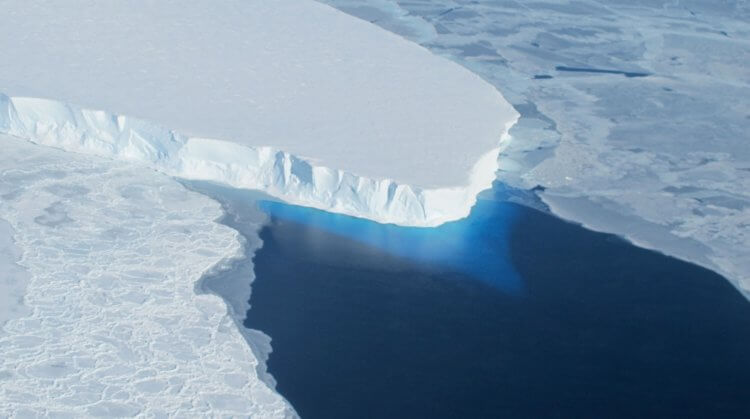 Ледяная глыба Туэйтса — ледник судного дня. Часть ледника Туэйтса. Фото.