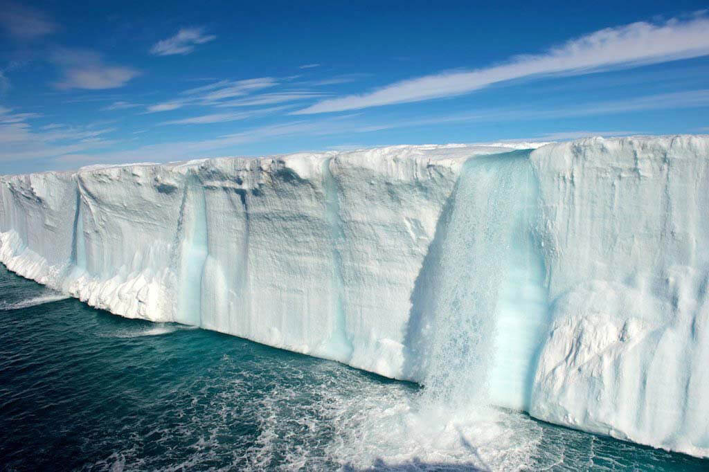 Шельфовые ледники Антарктиды оказались под угрозой — что с ними сейчас происходит?
