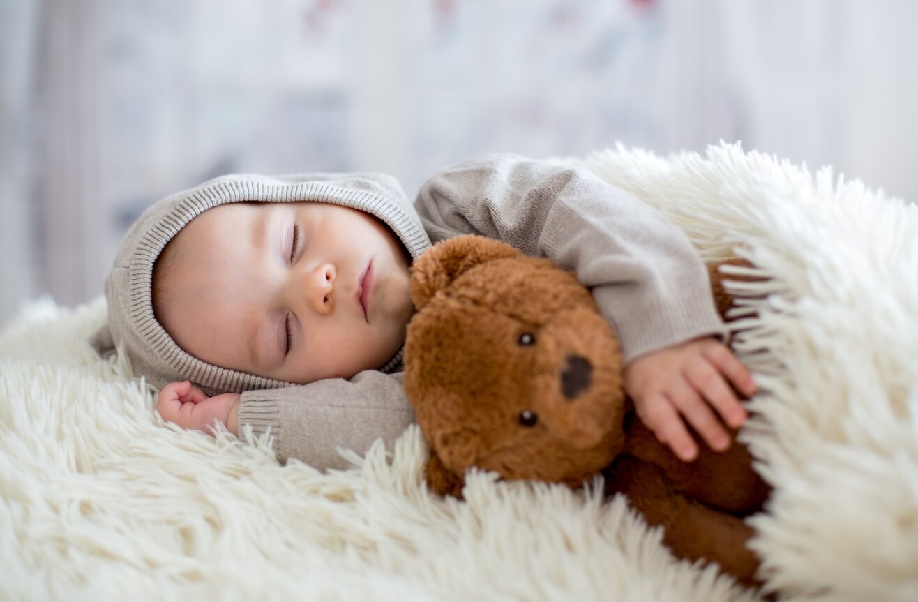Сколько часов нужно спать. Новорожденные дети спят по 20 часов в день, потому что это необходимо им для развития. Фото.