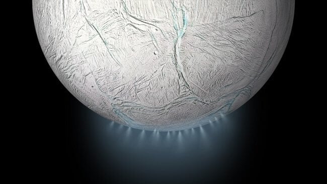 Подо льдами спутника Сатурна обнаружены горячие источники? Фото.