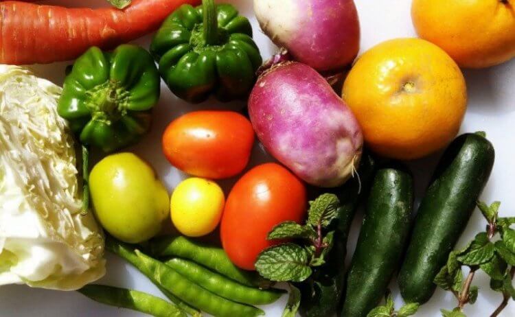 В чем опасность обработанных радиацией фруктов. Опасность облученных овощей может заключаться в их химическом составе. Фото.