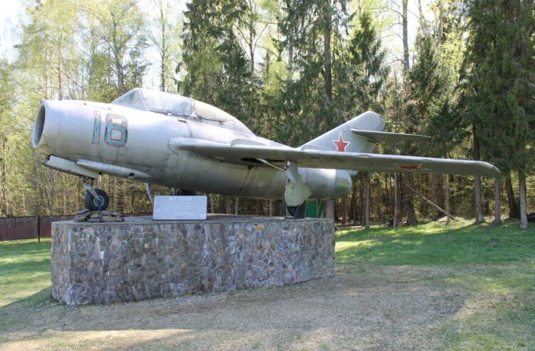Причина смерти Юрия Гагарина. Так выглядел самолет МиГ-15, на котором разбился Юрий Гагарин. Фото.