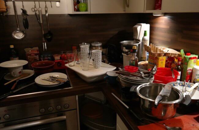 Эксперимент показал самое грязное место на кухне — вы будете удивлены. Фото.