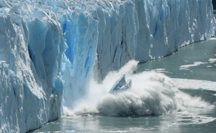 Циркуляционные течения в океане могут остановиться — это грозит катастрофой. Активное таяние льдов в Антарктиде может привести к остановке циркуляционных течений. Фото.