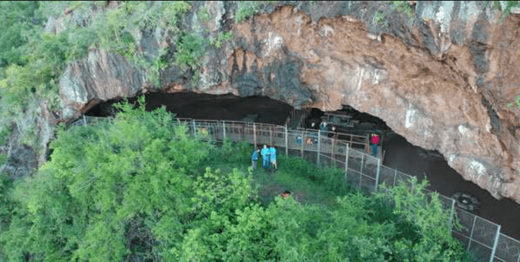 Пограничная пещера — убежище древних людей. В пограничной пещере люди жили более 170 тысяч лет. Фото.