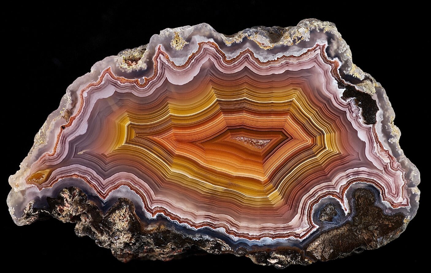 Как образуется минерал агат. Агат является одним из самых распространенных и красивых минералов в мире. Фото.