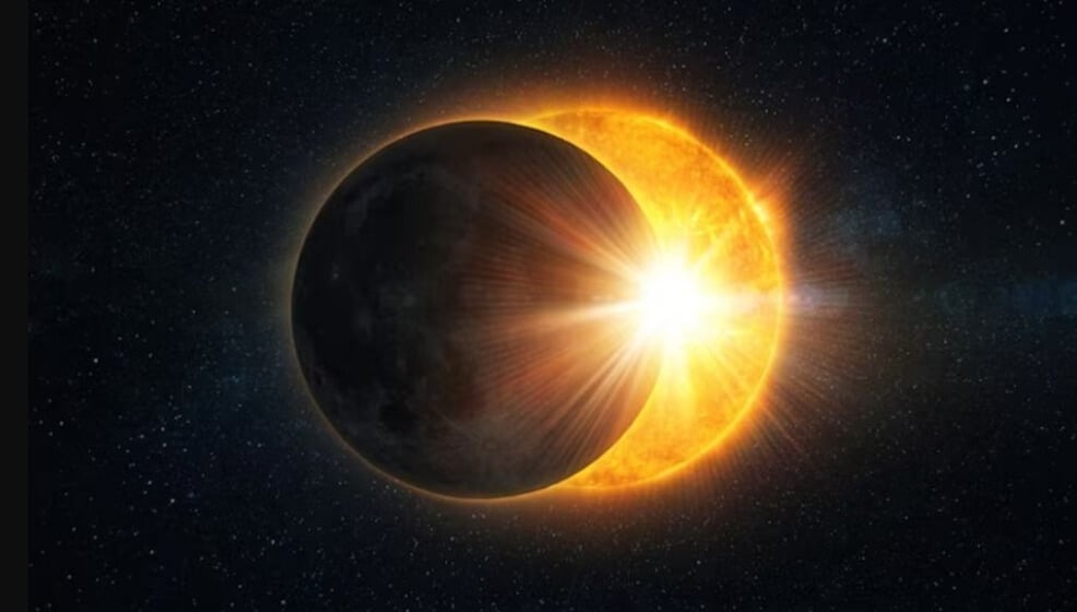 Самое редкое солнечное затмение. Гибридное солнечное затмение является одним из самых редких астрономических явлений. Фото.