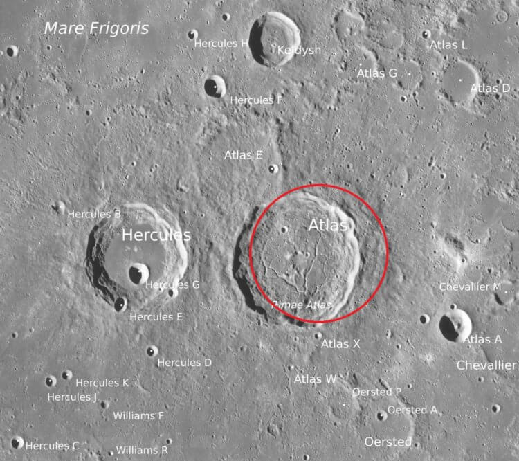 Крушение японского модуля Hakuto-R. Кратер Атлас на поверхности Луны. Фото.