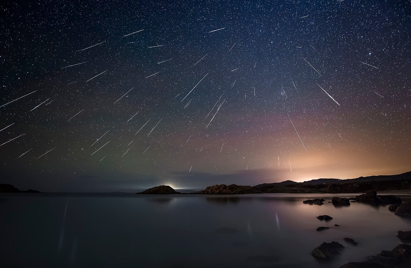 Как выглядит звездопад Лириды. Метеорный поток — одно из редких астрономических явлений, которые видны невооруженным глазом. Фото.