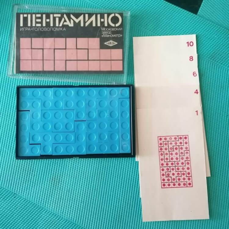 Первая версия игры Тетрис. Советская головоломка «Пентамино». Фото.