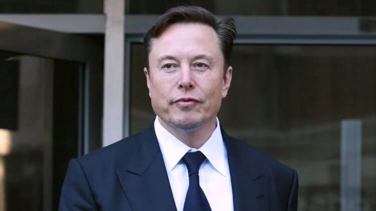 Кто такая женщина? И́лон Маск – основатель, генеральный директор и главный инженер компании SpaceX; инвестор и генеральный директор Tesla, основатель The Boring Company; соучредитель Neuralink и OpenAI; владелец Twitter. Фото.