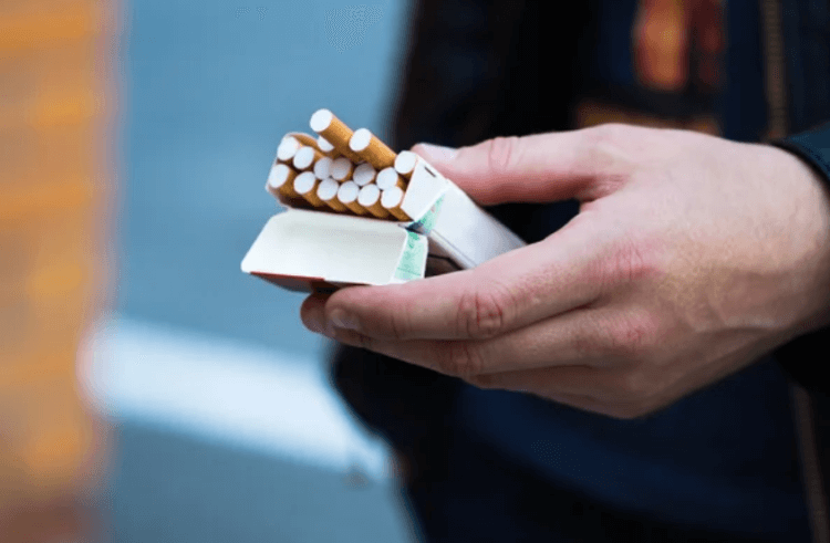Количество выкуренных сигарет влияет на объем серого вещества. Каждая лишняя пачка сигарет, выкуренная за год, уменьшает объем мозга на 0,15 см3. Фото.