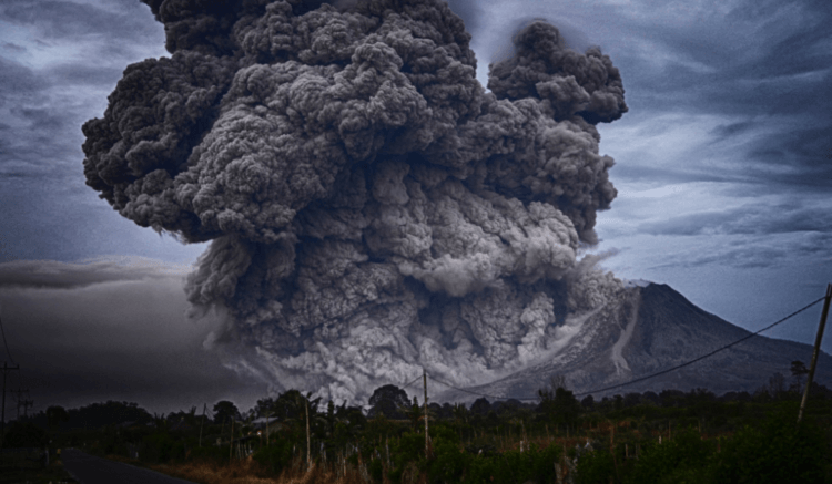 На климат на планете повлияли пожары в Австралии. Ранее считалось, что на Ла-Нинья могут влиять только выбросы в результате извержения вулканов. Фото.