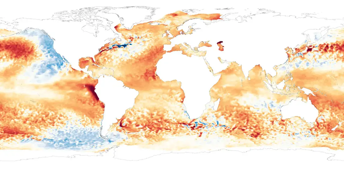 Мировой океан и эффект Эль-Ниньо. Карта показывает разницу температур в океанах в период с апреля 2023 года по апрель 2023 года, а также разницу температур поверхности моря по сравнению со средним показателем за 1985-1993 годы. Фото.