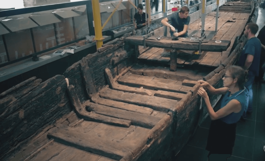 Археологи восстановят древний корабль. Судно будет восстановлено во Франции в провинции Arc-Nucléart. Фото.