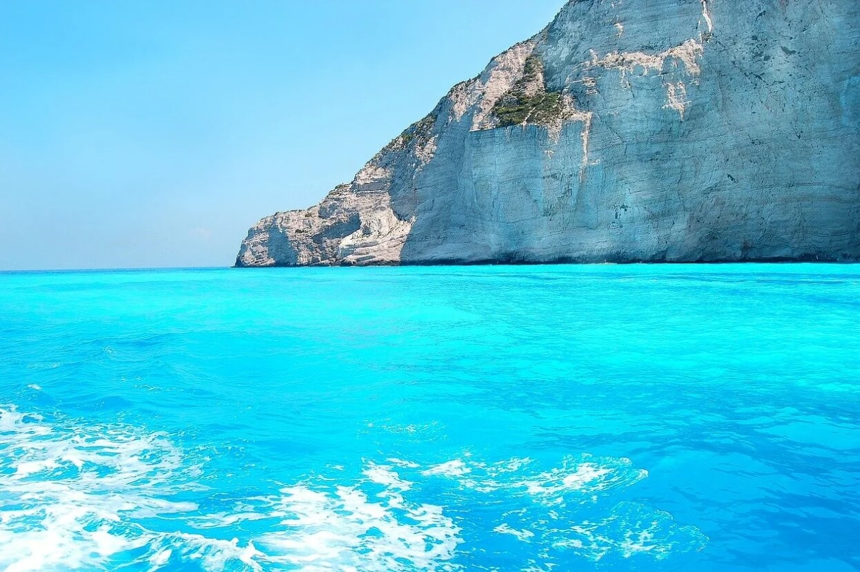 Глубина Ионического моря достигает 5121 метров, так что там находится самая глубокая часть Средиземного моря. Фото.