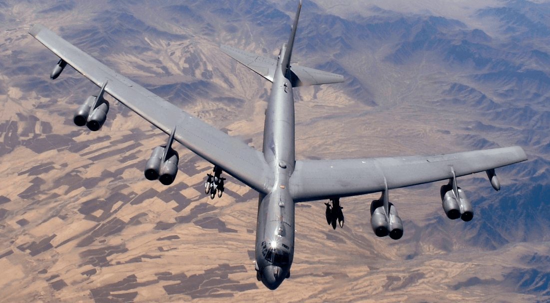B-52 Stratofortress — самый старый бомбардировщик. B-52 Stratofortress может преодолевать до 14 162 км. Фото.