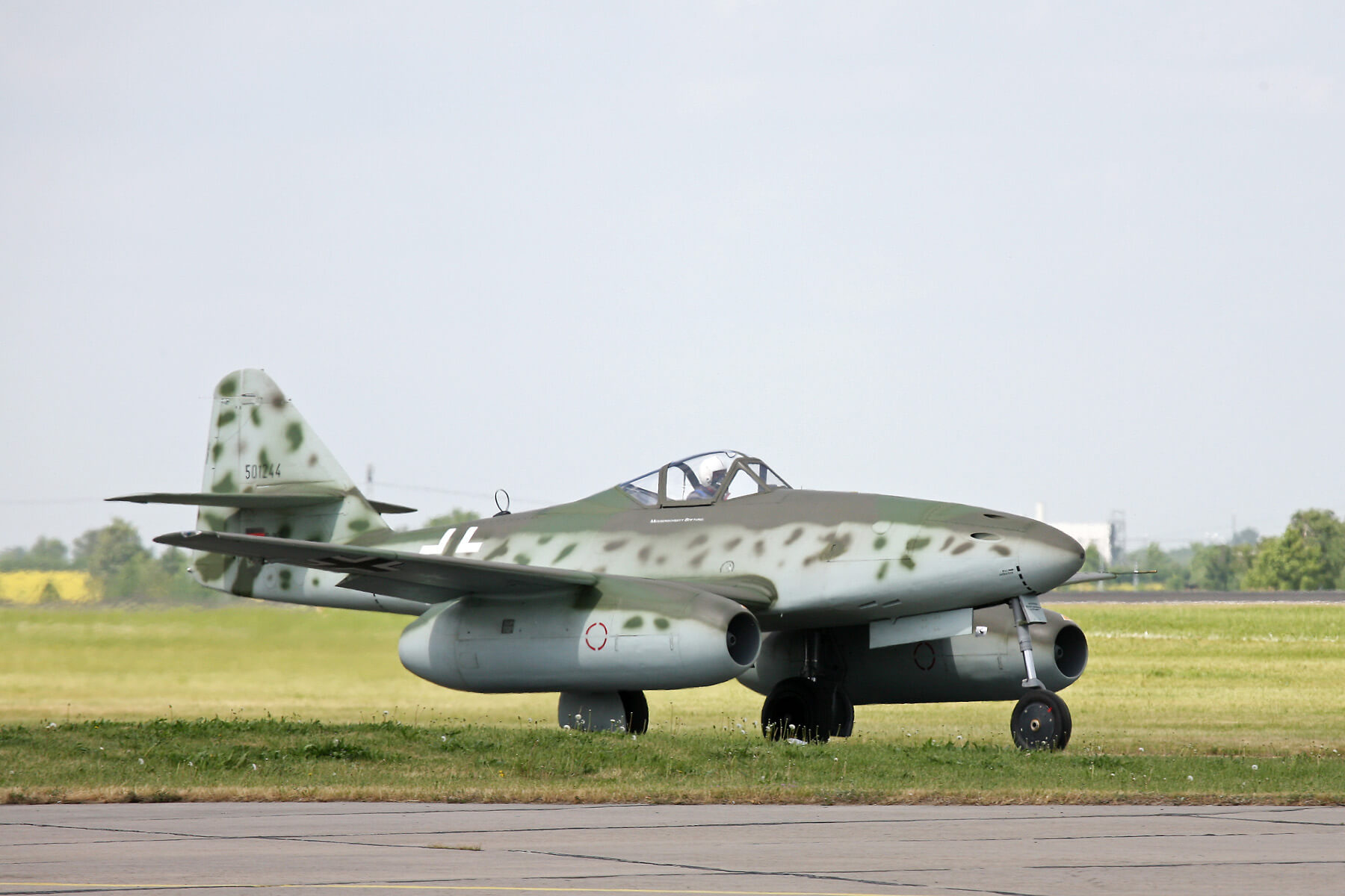 Первый полет на сверхзвуковой скорости. Me 262 Schwalbe, возможно, был первым самолетом, который достиг скорости звука. Фото.