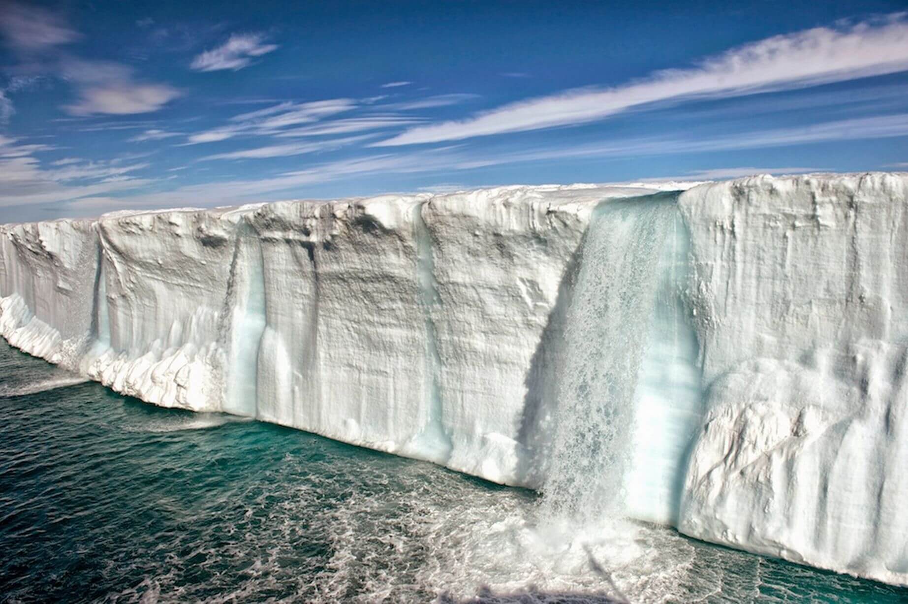 Почему Гольфстрим перестанет существовать. Океанические течения останавливаются из-за таяния ледяных щитов. Фото.