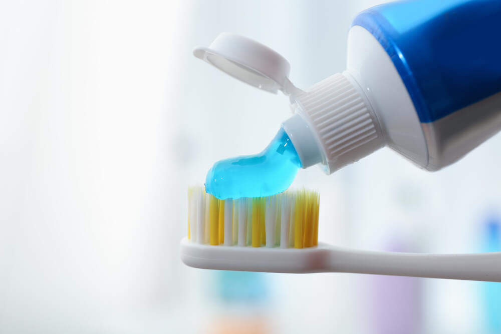 Правда ли зубная паста со фтором ядовита и очень опасна для здоровья - Hi-News.ru