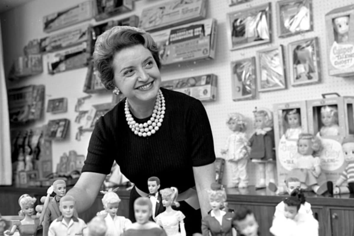 Кто изобрел куклу Барби. Создательница куклы Барби Рут Хэндлер в молодости. Фото.