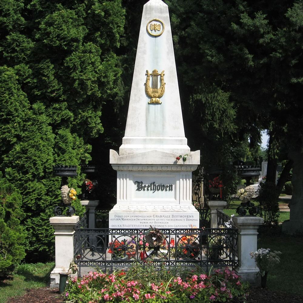 Когда и из-за чего умер Бетховен. Могила Людвига вана Бетховена в Вене. Фото.