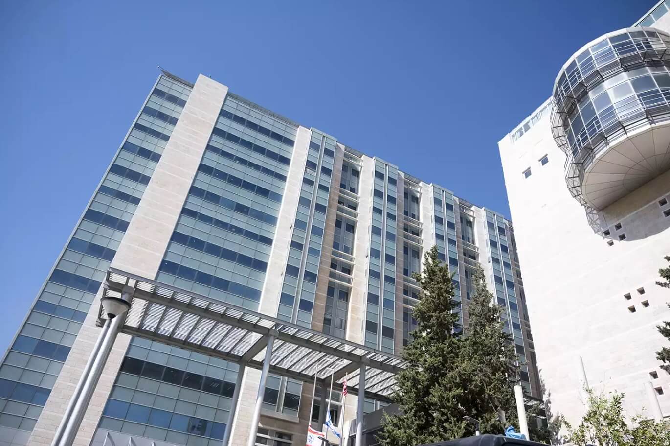 Операция по пришиванию головы. Медицинский центр «Хадасса» является одной из самых крупных больниц Израиля. Фото.