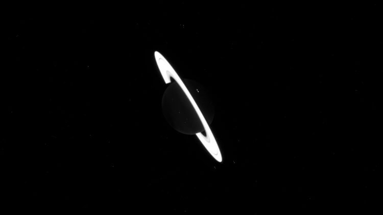 Уэбб и кольца Сатурна. Так выглядит Сатурн на более ранних снимках, сделанных «Уэббом». Фото.