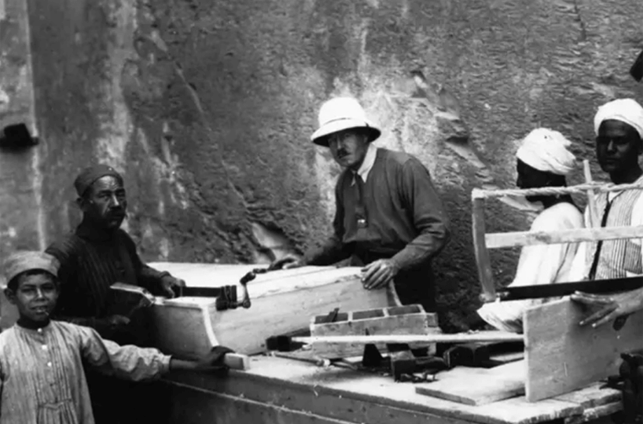 Археологов не убивал токсичный грибок. Говард Картер прожил 20 лет после открытия гробницы. Фото.