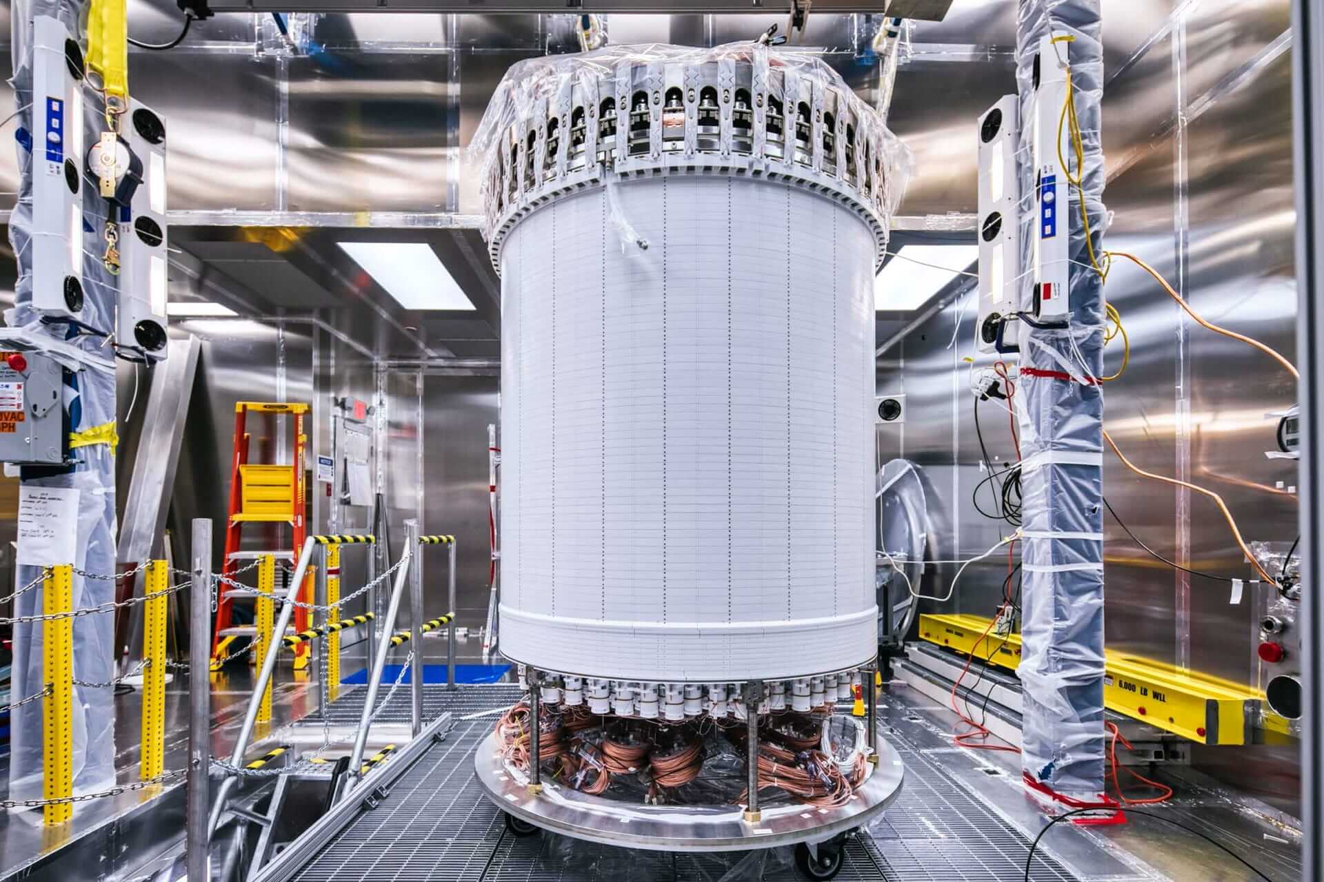 Темная материя – это частицы? Подземный детектор LZ ищет частицы таинственной темной материи. Фото.