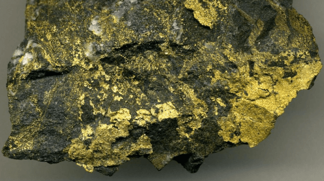 99% всего золота на Земле содержится внутри ядра планеты. Фото.