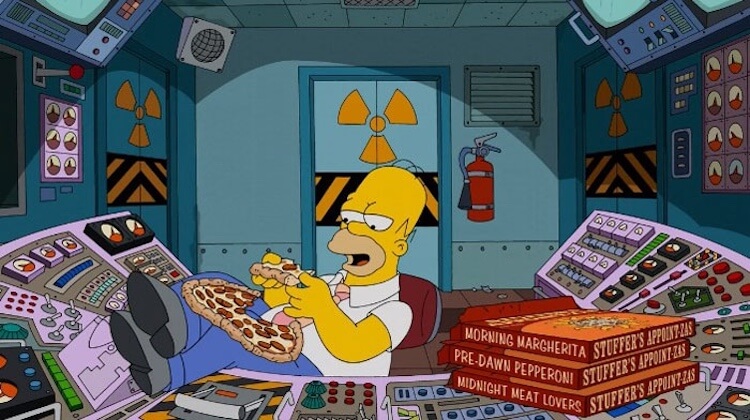 Почему Япония решила сбросить воду из Фукусимы. На настоящей атомной станции уровень контроля намного выше, чем в мультфильме про Симпсонов… Хочется верить в это! Фото.