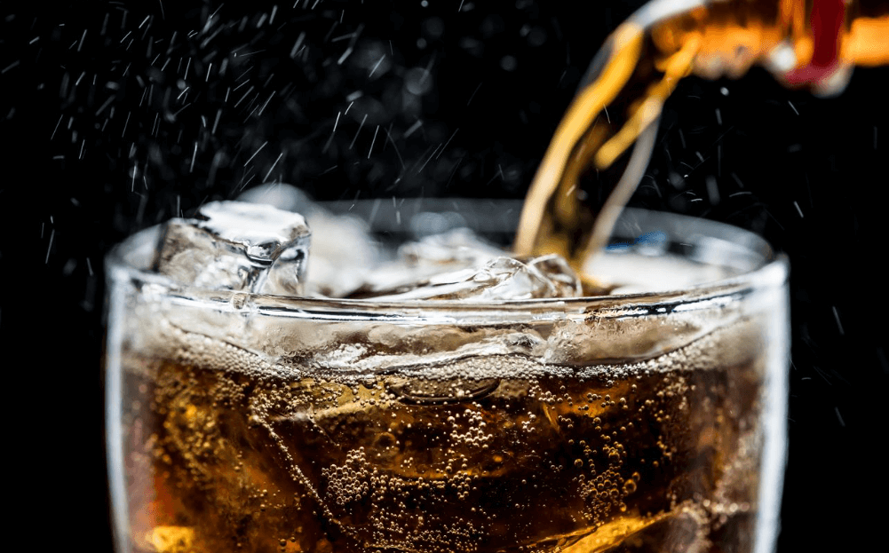 Подсластитель, который применяется в популярных напитках, негативно влияет на память и обучаемость. Фото.